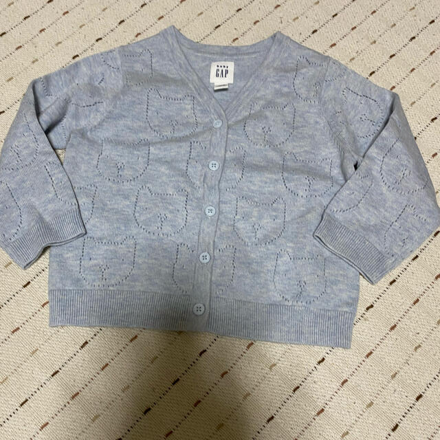 babyGAP(ベビーギャップ)の新品未使用GAPベビーカーデガン熊透かし柄サイズ80ブルーグレー綿 キッズ/ベビー/マタニティのベビー服(~85cm)(カーディガン/ボレロ)の商品写真