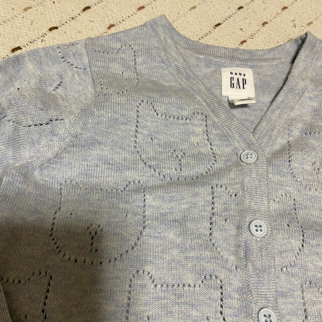 babyGAP(ベビーギャップ)の新品未使用GAPベビーカーデガン熊透かし柄サイズ80ブルーグレー綿 キッズ/ベビー/マタニティのベビー服(~85cm)(カーディガン/ボレロ)の商品写真