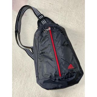 アディダス(adidas)のadidas ボディバッグ　最終価格(ボディーバッグ)