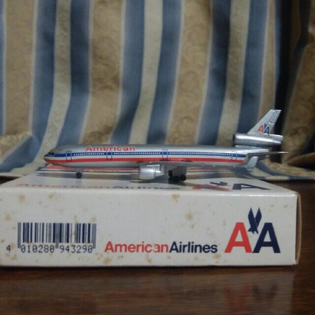 schabak1/600 アメリカン航空MD-11 エンタメ/ホビーのおもちゃ/ぬいぐるみ(模型/プラモデル)の商品写真