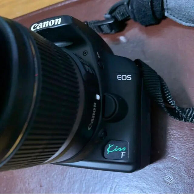 Canon(キヤノン)のCanon EOS KISS f 一眼レフ カメラ バッグ付き スマホ/家電/カメラのカメラ(デジタル一眼)の商品写真