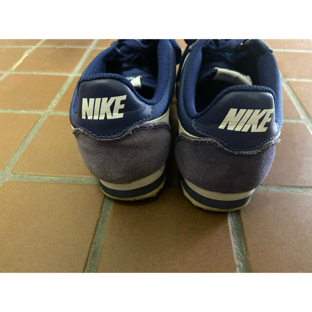 NIKE(ナイキ)のナイキ クラシック コルテッツ ミニ スウッシュ ネイビー レディースの靴/シューズ(スニーカー)の商品写真