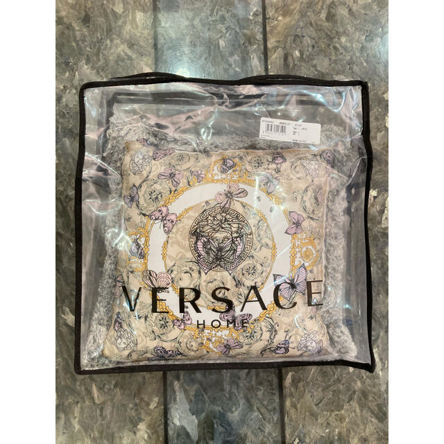 Versace クッション 袋付き 蝶柄 小