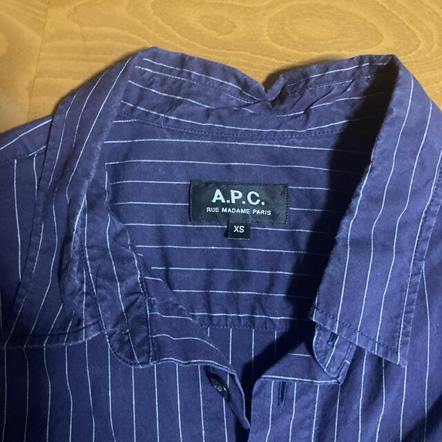 A.P.C(アーペーセー)のAPC strip short sleeve shirt  size xs メンズのトップス(Tシャツ/カットソー(半袖/袖なし))の商品写真