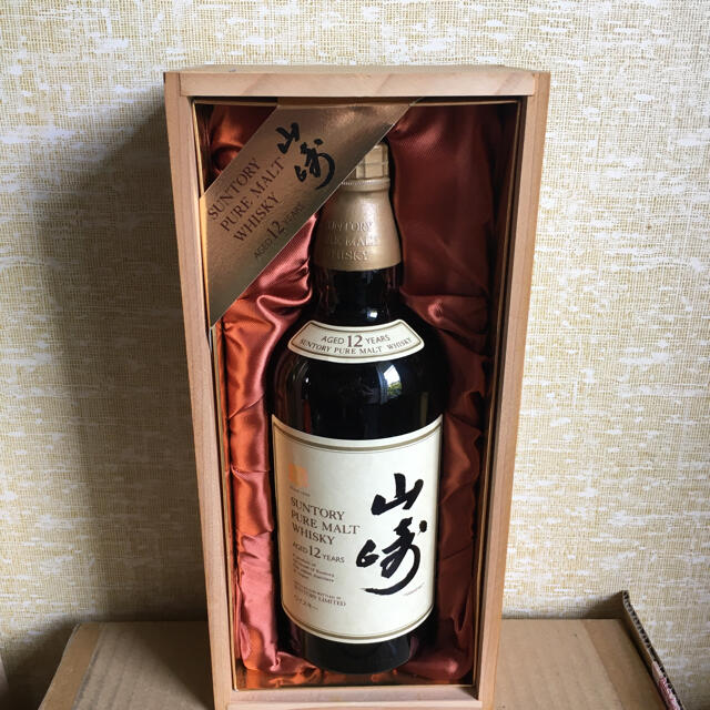 山崎12年750ml.    木箱あり