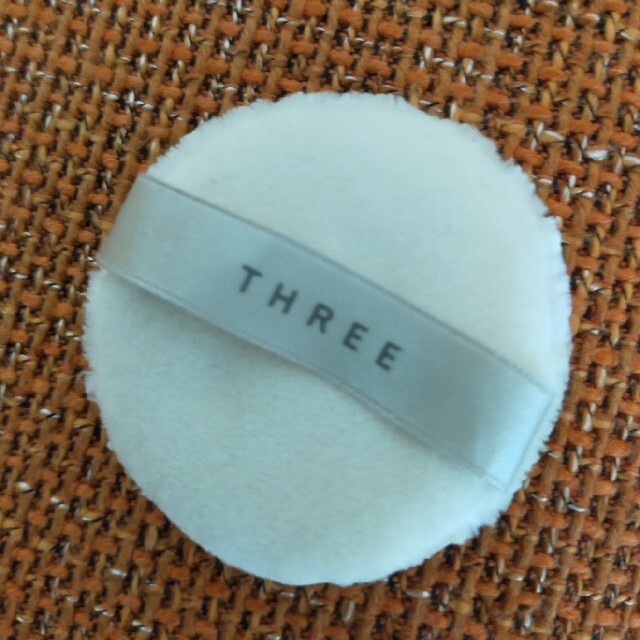 THREE(スリー)のTHREE パウダーケース コスメ/美容のメイク道具/ケアグッズ(ボトル・ケース・携帯小物)の商品写真