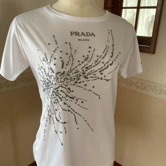 PRADA(プラダ)のプラダ　レディース　Tシャツ レディースのトップス(Tシャツ(半袖/袖なし))の商品写真