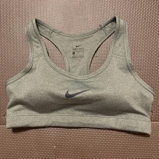 ナイキ(NIKE)のNIKE ナイキ　スポーツブラ　スポブラ　ブラトップ　S(トレーニング用品)