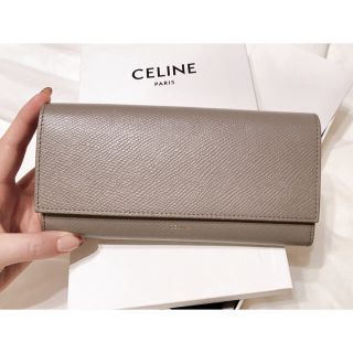 セリーヌ(celine)の【超美品】CELINE ラージ フラップウォレット / グレインドカーフスキン(財布)