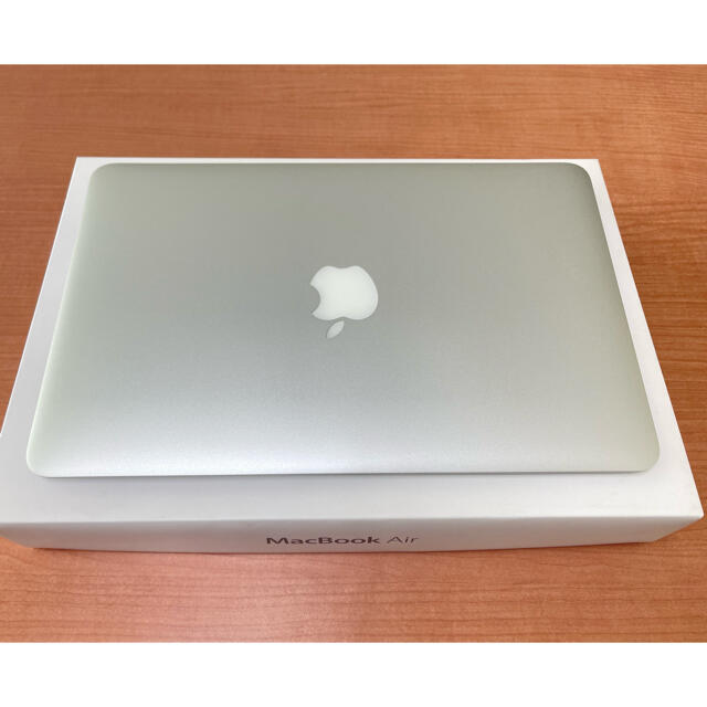 MacBook Air A1465　Core-i5/4GB/128GB