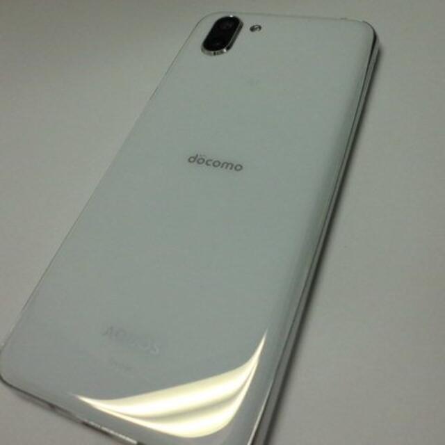 AQUOS(アクオス)のAQUOS R2 SH-03K docomo スマホ/家電/カメラのスマートフォン/携帯電話(スマートフォン本体)の商品写真