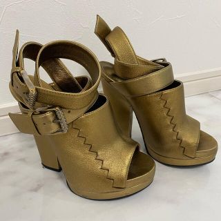 ボッテガヴェネタ(Bottega Veneta)のボッテガヴェネタ　パンプス　サンダル　ゴールド(ハイヒール/パンプス)