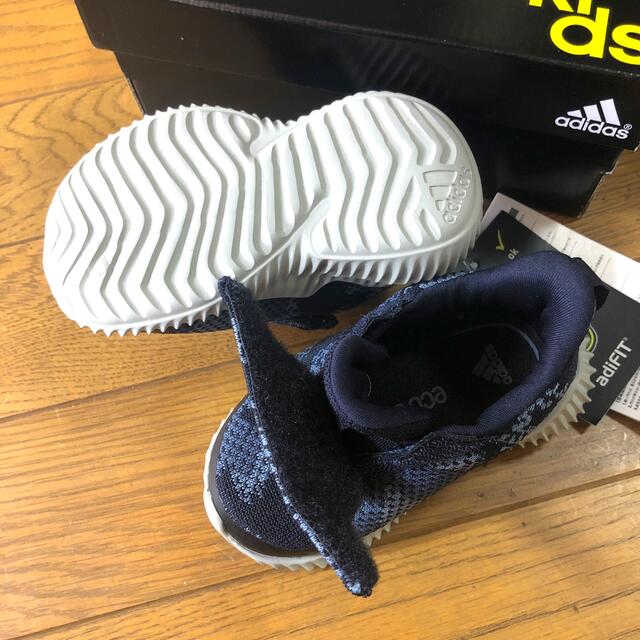 adidas(アディダス)のadidas ベビースニーカー 11cm 新品 未使用 キッズ/ベビー/マタニティのベビー靴/シューズ(~14cm)(スニーカー)の商品写真