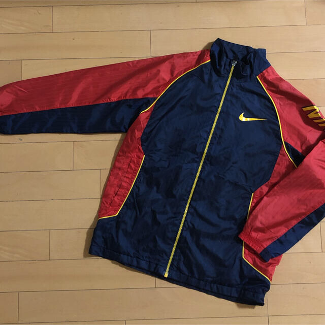 NIKE(ナイキ)のNIKE ウインドブレーカー　ジュニアM(145) シャカシャカ キッズ/ベビー/マタニティのキッズ服男の子用(90cm~)(ジャケット/上着)の商品写真