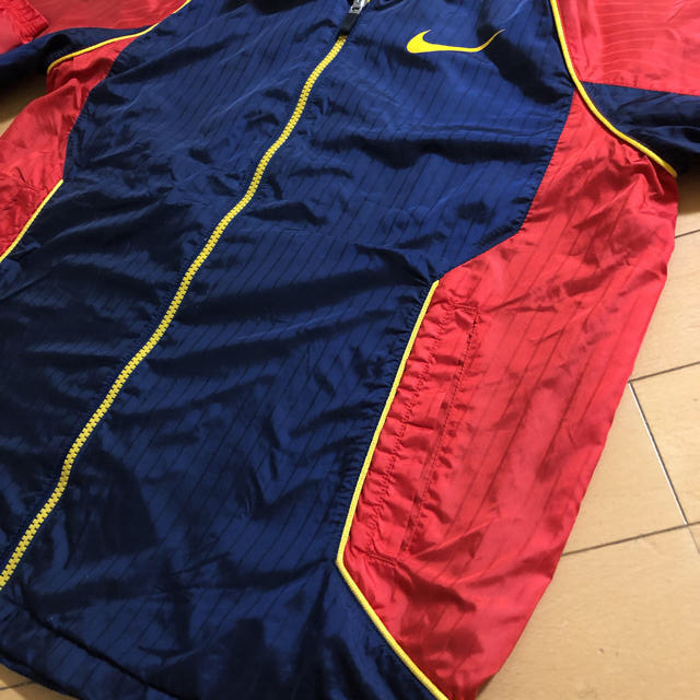 NIKE(ナイキ)のNIKE ウインドブレーカー　ジュニアM(145) シャカシャカ キッズ/ベビー/マタニティのキッズ服男の子用(90cm~)(ジャケット/上着)の商品写真