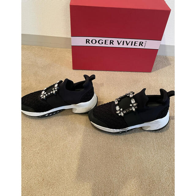 ROGER VIVIER(ロジェヴィヴィエ)のロジェヴィヴィエ　スニーカー  ブラック レディースの靴/シューズ(スニーカー)の商品写真