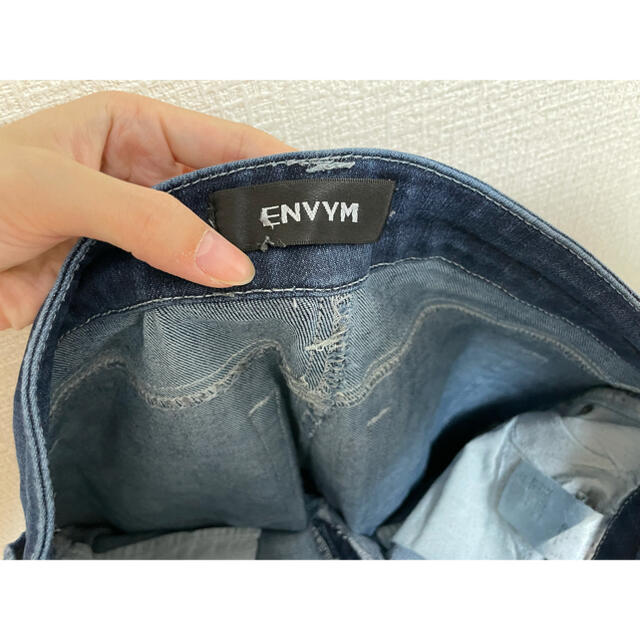 ENVYM(アンビー)の【美品】アンビー　デニム ジーンズ　レディース　ボトムス　M 長ズボン レディースのパンツ(デニム/ジーンズ)の商品写真