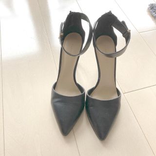 チャールズアンドキース(Charles and Keith)の黒　ストラップピンヒール　36 23cm(ハイヒール/パンプス)