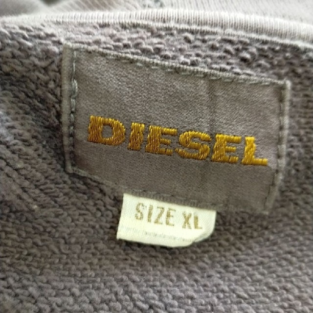 DIESEL(ディーゼル)のDIESEL パーカー　　グレー×ゴールド メンズのトップス(パーカー)の商品写真