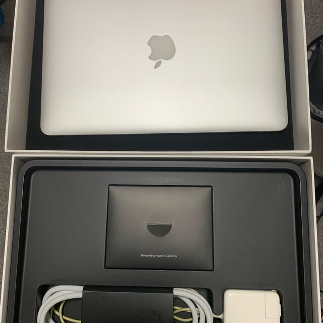 APPLE MacBook Air MJVE2J/A Core i5 4,096 9