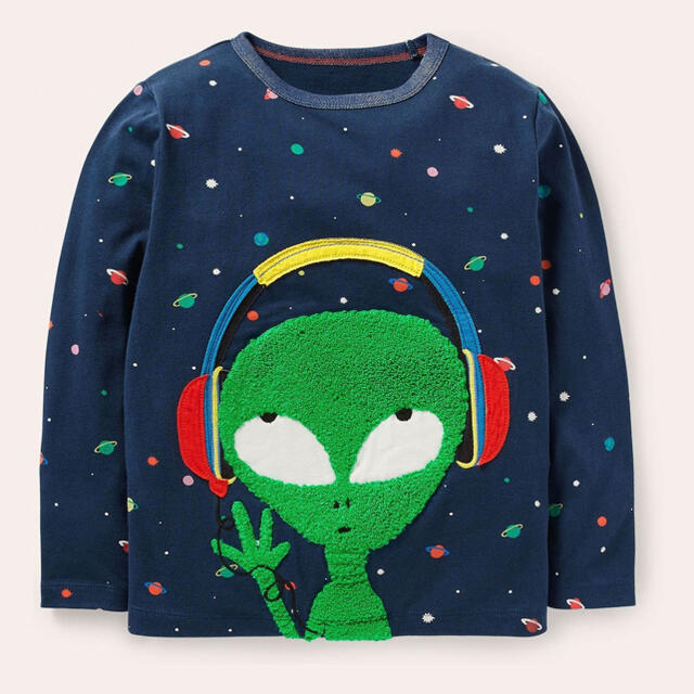 Boden(ボーデン)の【新品】Boden ブルー スペース アップリケ Tシャツ キッズ/ベビー/マタニティのキッズ服男の子用(90cm~)(Tシャツ/カットソー)の商品写真