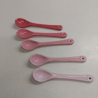 ル・クルーゼ、ピンクグラデーション、スプーン、5本セットです♥️