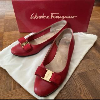 サルヴァトーレフェラガモ(Salvatore Ferragamo)のSalvatore Ferragamoフェラガモ＊赤VARA(ハイヒール/パンプス)