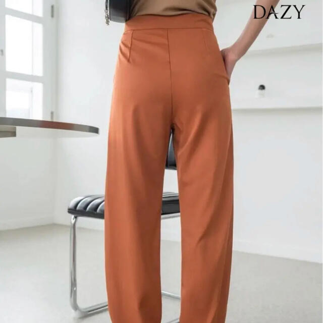 SHEIN DAZY ハイウエスト ストレートレッグ パンツ レディースのパンツ(カジュアルパンツ)の商品写真