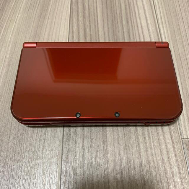 任天堂(ニンテンドウ)のNintendo 3DSNEWニンテンドー本体LLメタリックレッド エンタメ/ホビーのゲームソフト/ゲーム機本体(携帯用ゲーム機本体)の商品写真