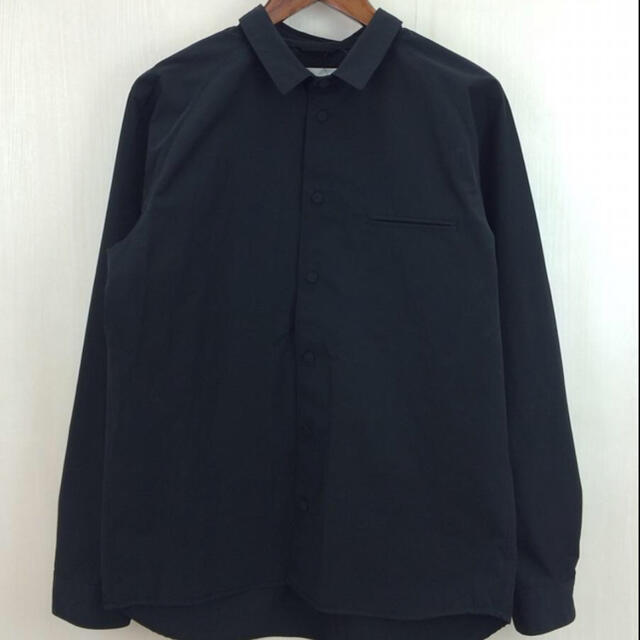 TROVE(トローヴ)のTROVE INSIDE SHIRT ACTIVE  メンズのトップス(シャツ)の商品写真