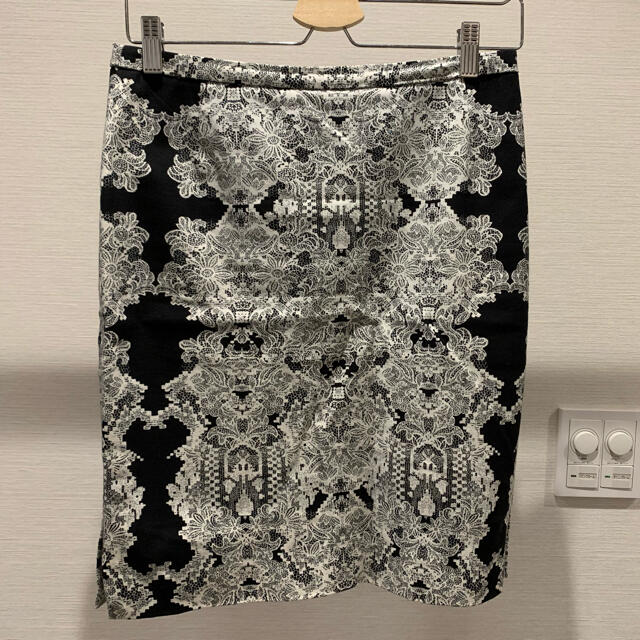 H&M(エイチアンドエム)のチワポメ様専用 スカート(ブラック×ホワイト) レディースのスカート(ミニスカート)の商品写真