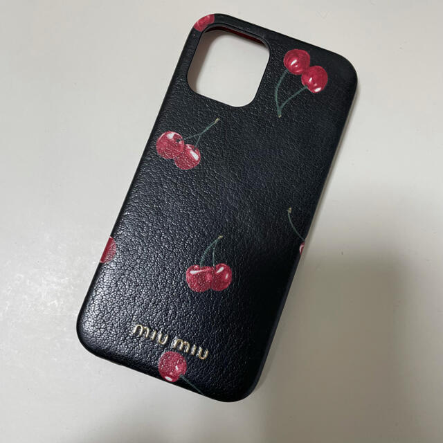 miumiu - miumiu iPhoneケース 12/12pro チェリー ブラックの通販 by