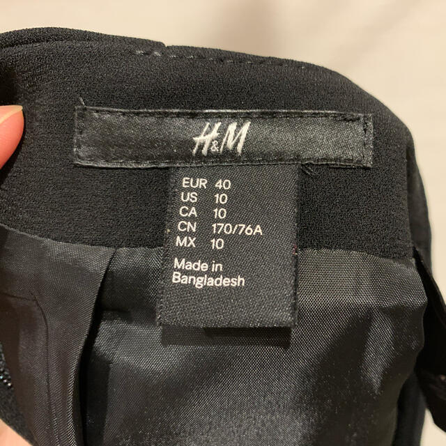 H&M(エイチアンドエム)のミニスカート(ブラック×ゴールド) レディースのスカート(ミニスカート)の商品写真