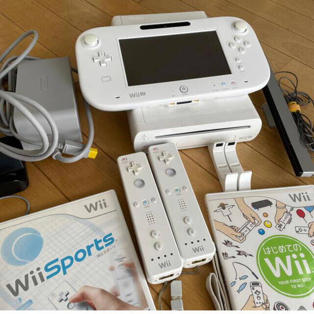 家庭用ゲーム機本体WiiU本体　周辺機器 ソフト2本（はじめてのWii、Wii Sports）