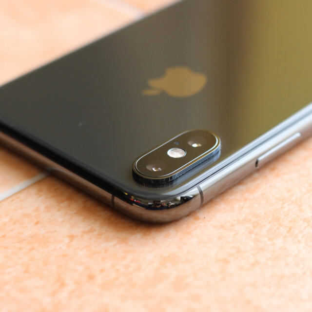 Apple(アップル)のiPhone XS 256GB スペースグレイ 88% SIMフリー スマホ/家電/カメラのスマートフォン/携帯電話(スマートフォン本体)の商品写真