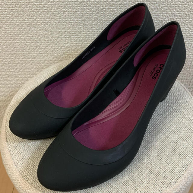 crocs(クロックス)のcrocs lina wedge クロックス　パンプス　ブラック レディースの靴/シューズ(ハイヒール/パンプス)の商品写真