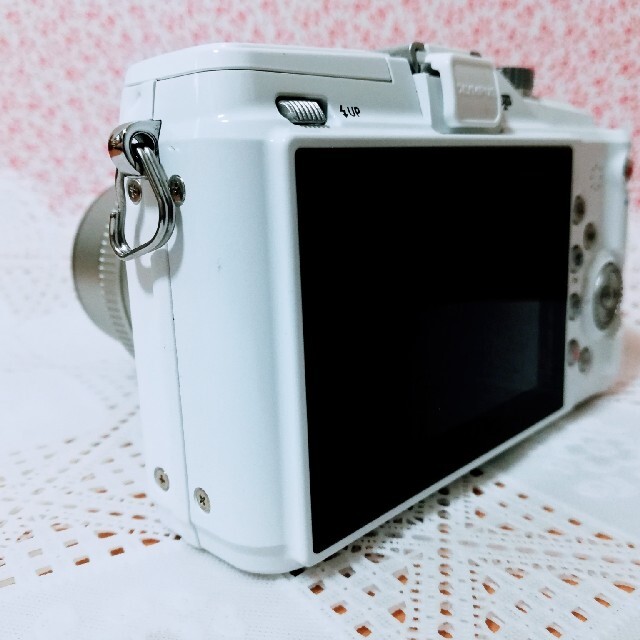 OLYMPUS PEN E PL2　white