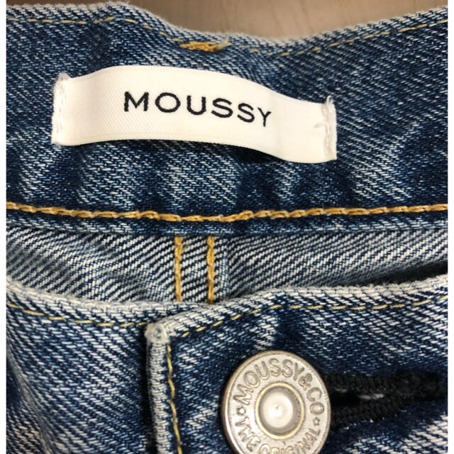 moussy(マウジー)のmoussy ダメージデニム　テーパード レディースのパンツ(デニム/ジーンズ)の商品写真