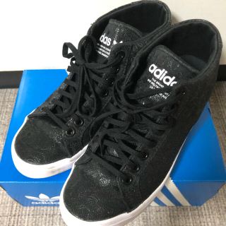 アディダス(adidas)のadidasハイカットスニーカー⭐︎(リーさん専用)(スニーカー)