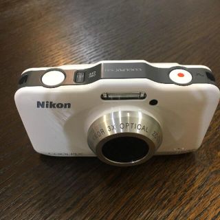 ニコン(Nikon)のNikon デジカメ ホワイト(コンパクトデジタルカメラ)