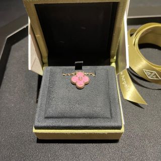 ヴァンクリーフアンドアーペル(Van Cleef & Arpels)のヴァンクリーフ&アーペル 2021年ホリデー限定ペンダント(ネックレス)