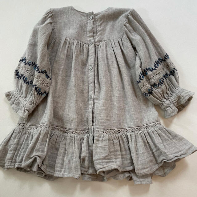 ZARA KIDS(ザラキッズ)のZARA 刺繍グレーワンピース キッズ/ベビー/マタニティのキッズ服女の子用(90cm~)(ワンピース)の商品写真