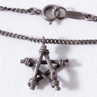 トローヴ(TROVE)のTROVE TWIGGY STAR NECKLACE SILVER(ネックレス)