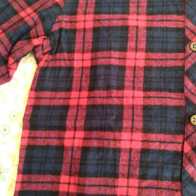 レディース　ギンガムチェックシャツ　赤 レディースのトップス(シャツ/ブラウス(長袖/七分))の商品写真