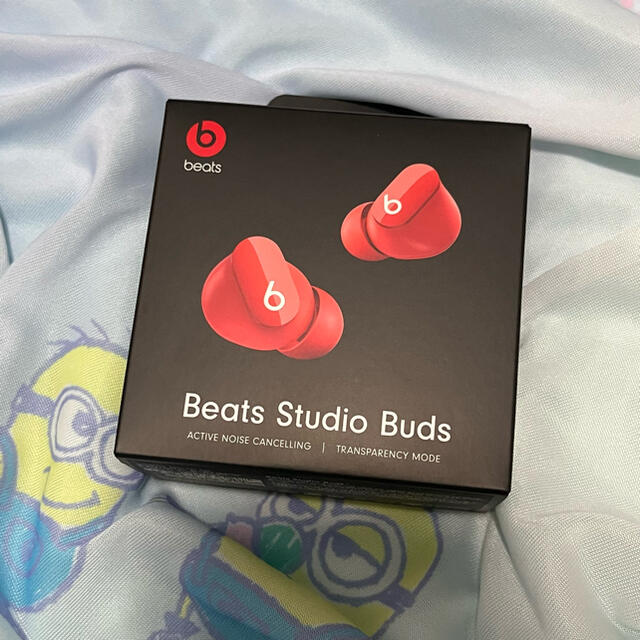 Apple(アップル)のBeats Studio Buds レッド スマホ/家電/カメラのオーディオ機器(ヘッドフォン/イヤフォン)の商品写真