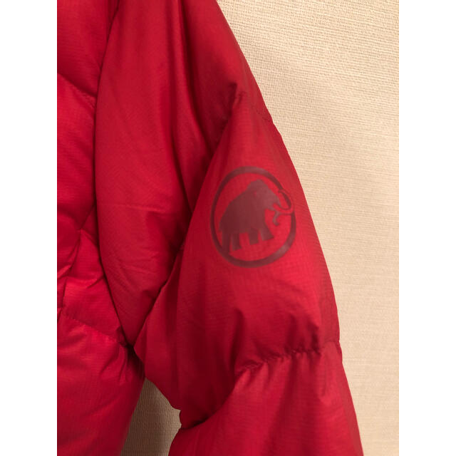 Mammut(マムート)の新品　MAMMUT マムート　レディース　ダウンジャケット　赤　レッド レディースのジャケット/アウター(ダウンジャケット)の商品写真