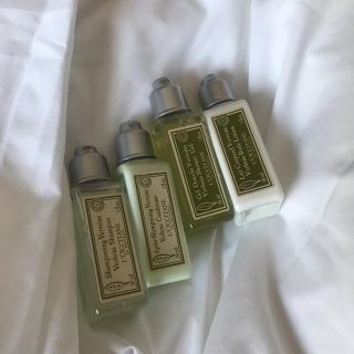 ロクシタン(L'OCCITANE)の【未使用品】 ロクシタン (L'OCCITANE)アメニティ4品セット(サンプル/トライアルキット)