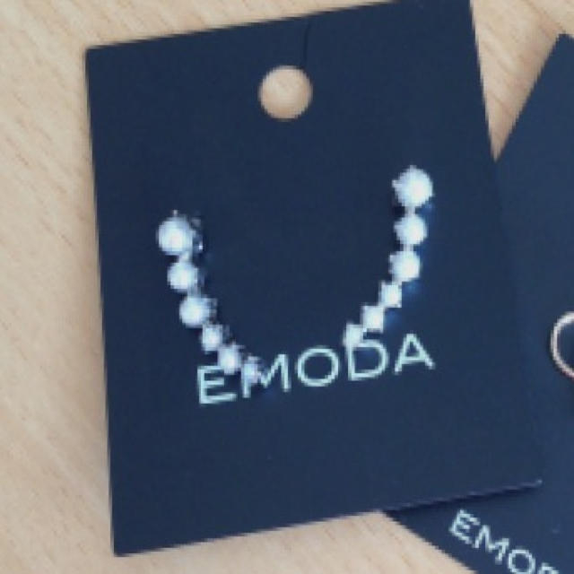 EMODA(エモダ)のEMODA パールEAR LOBE レディースのアクセサリー(ピアス)の商品写真