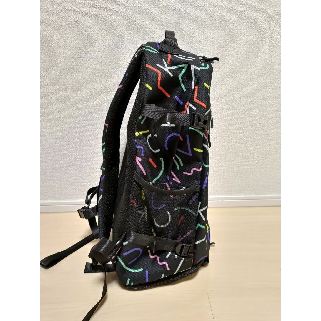 KiU(キウ)のKiU リュック ジオメトリックBK メンズのバッグ(バッグパック/リュック)の商品写真