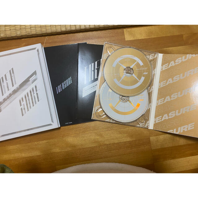 専用ATEEZ DVD 2枚セット エンタメ/ホビーのCD(K-POP/アジア)の商品写真